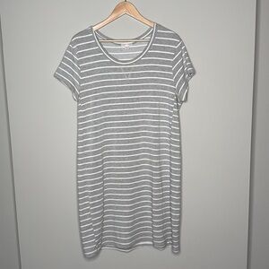 Melrose and Market Short Sleeve Striped Tee Shirt Dress Gray & White Size Large